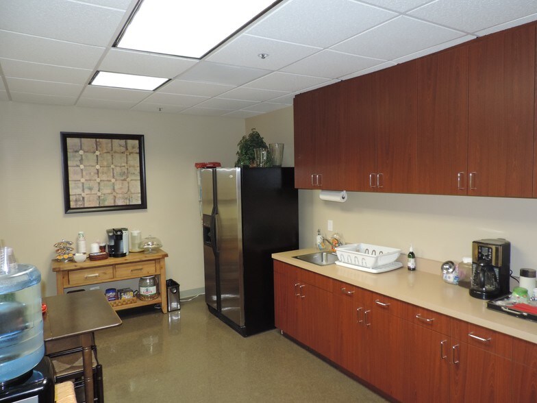 More Photos Of 24800 Chrisanta Dr, Mission Viejo Loft Creative Space For Lease