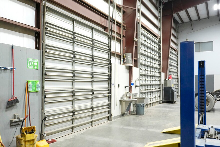 More Photos Of 3174 County Road 48, Robstown Warehouse For Sale