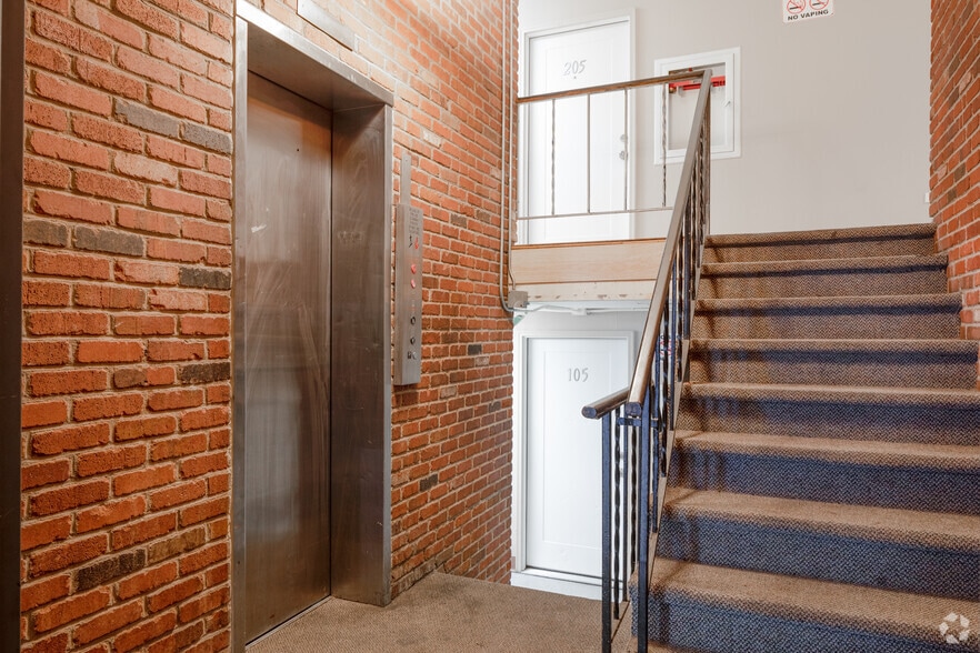 More Photos Of 152 Del Mar Cir, Aurora Apartments For Sale