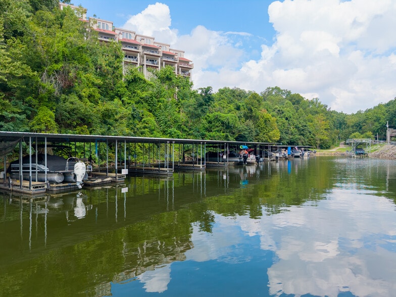 More Photos Of 165 Lakeshore Ln, Counce Hotel For Sale
