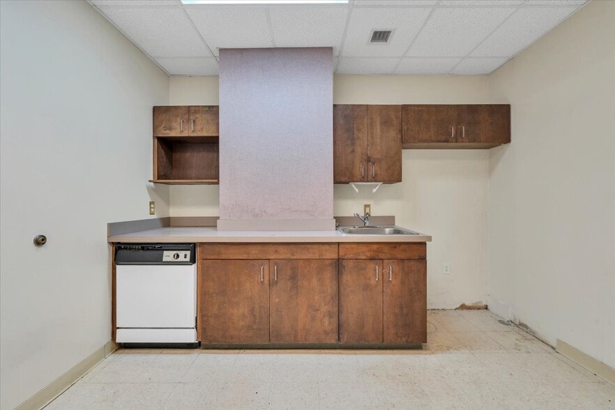 More Photos Of 210 S Jefferson St, Roanoke Loft Creative Space For Sale