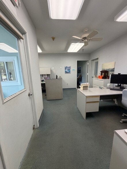 More Photos Of 5 Lunar Dr, Woodbridge Warehouse For Lease
