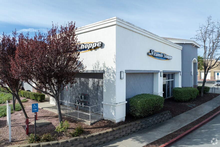 More Photos Of 6965 Camino Arroyo, Gilroy General Retail For Lease