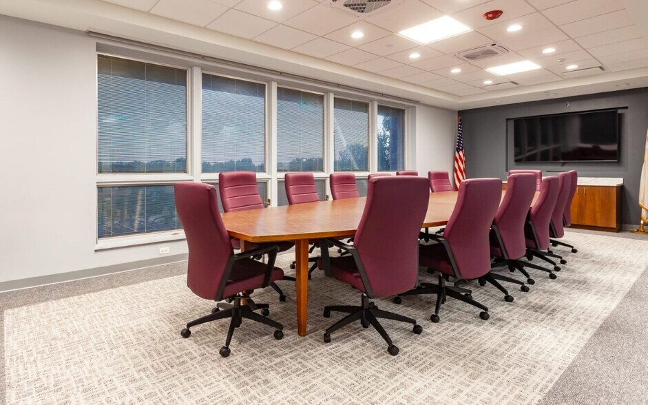 More Photos Of 1910 S Highland Ave, Lombard Medical For Lease