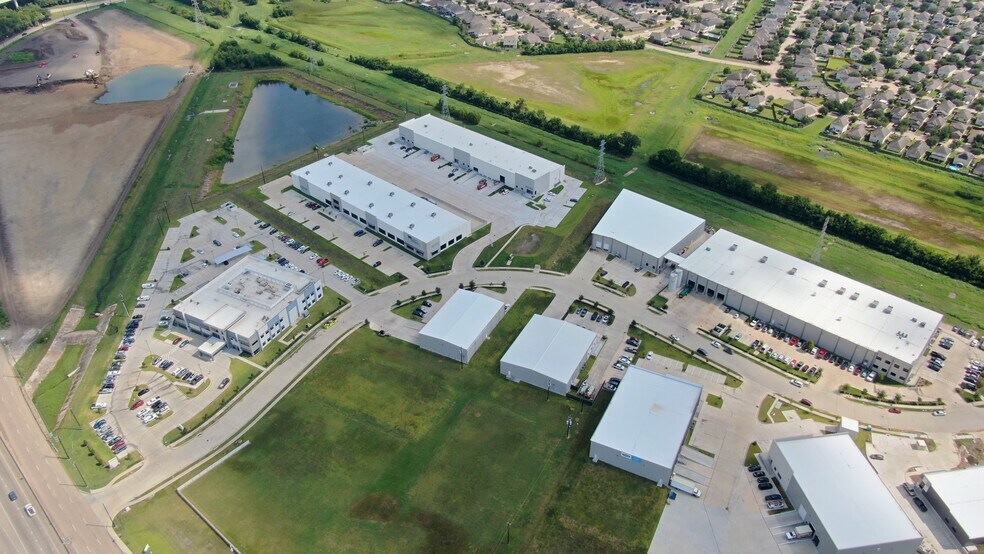 More Photos Of 13027 Gulf Commerce Dr, Houston Unknown For Lease