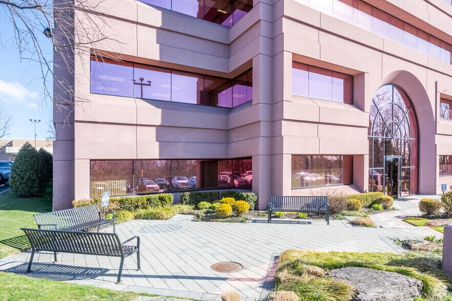 More Photos Of 101 Tyrellan Ave, Staten Island Office For Lease