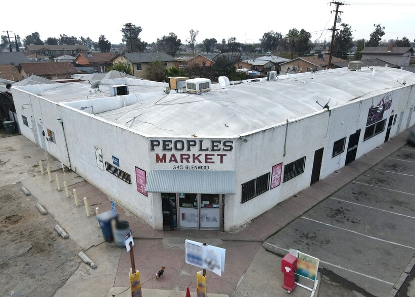 Primary Photo Of 345 Glenwood St, Delano Convenience Store For Sale