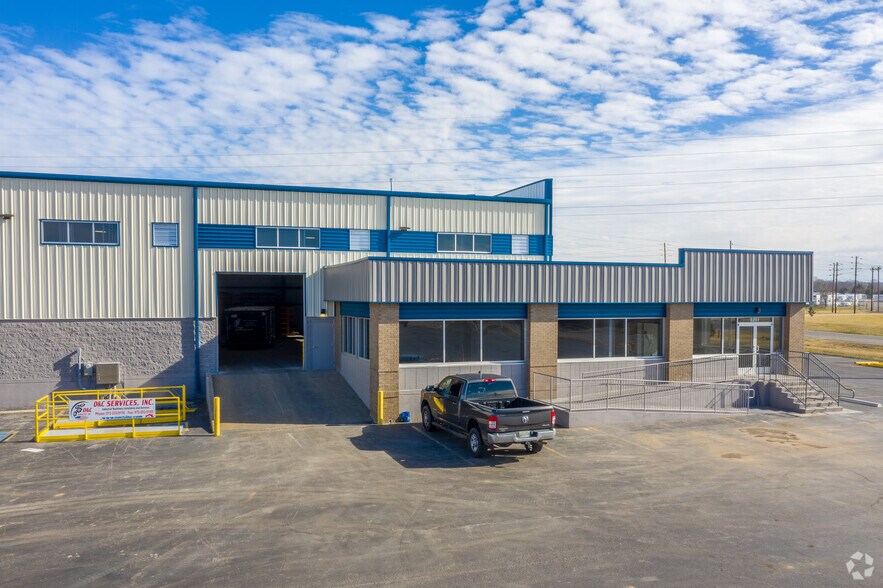 More Photos Of 8251 Eastgate Blvd, Mount Juliet Distribution For Lease