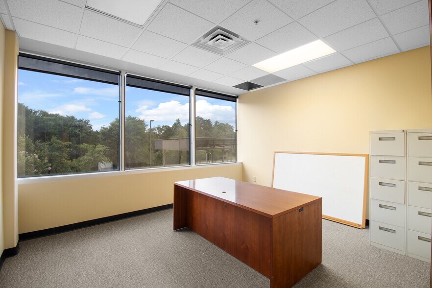 More Photos Of 1920 W Villa Maria Rd, Bryan Medical For Lease