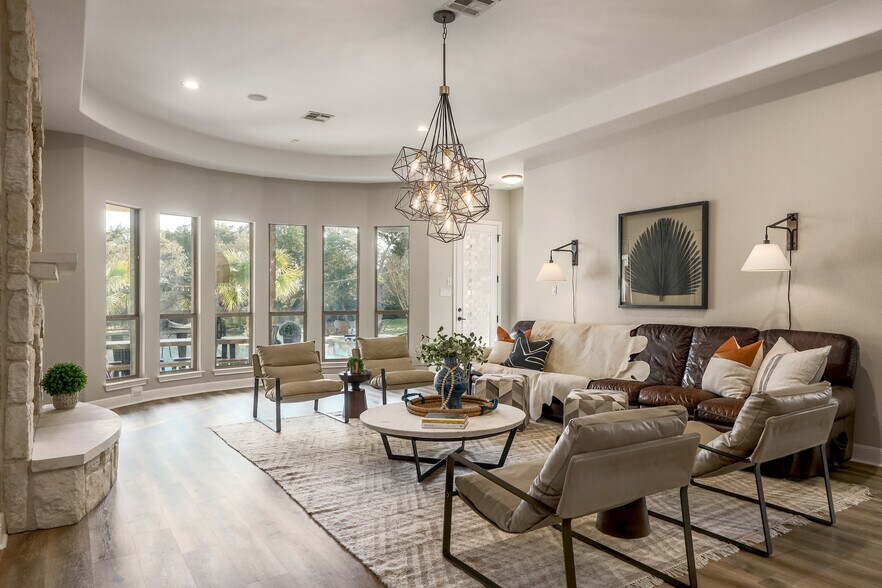 More Photos Of 8601 Zyle Rd, Austin Specialty For Sale