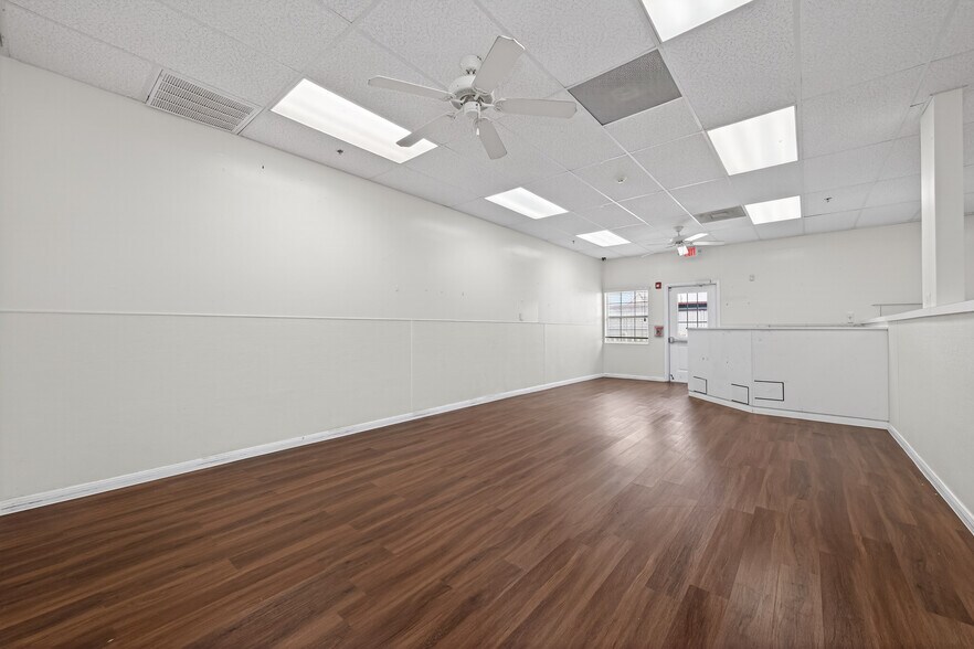 More Photos Of 8525 Queenston Blvd, Houston Freestanding For Sale