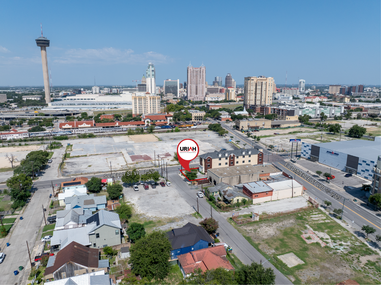 More Photos Of 1306 E Commerce St, San Antonio Hotel For Sale