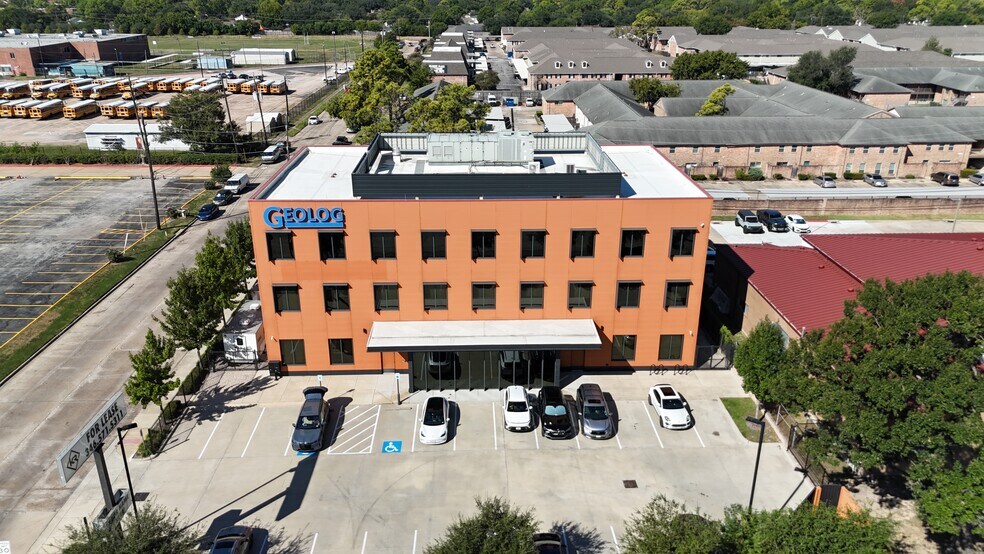 More Photos Of 10402 Valley Forge Dr, Houston Office For Lease