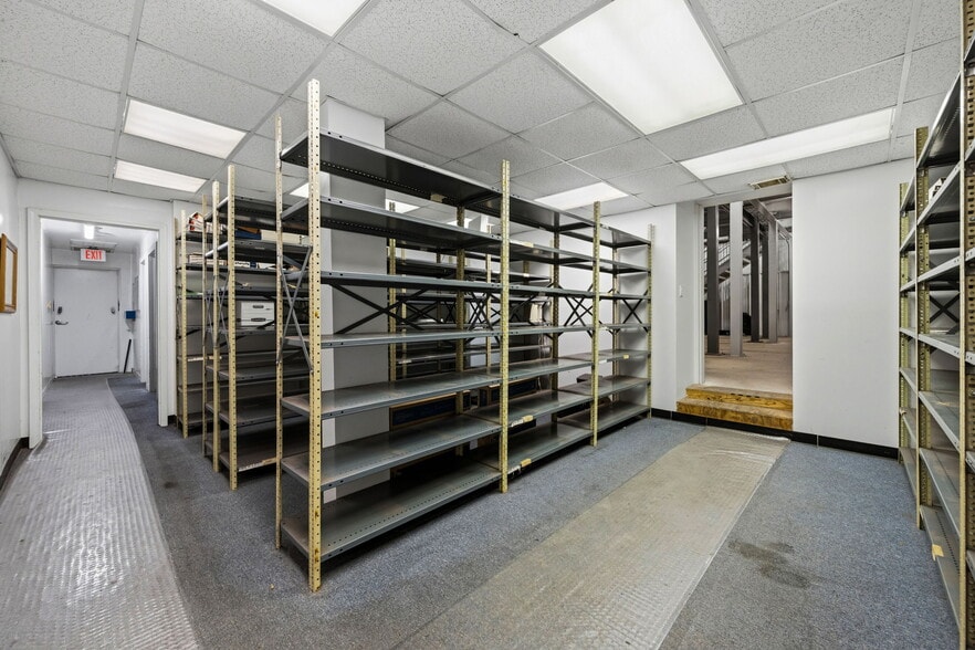 More Photos Of 901 W 18th St, Houston Warehouse For Sale