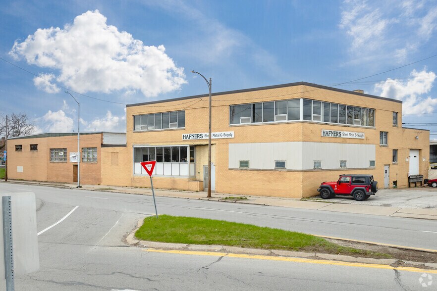 More Photos Of 306 S Summit St, Toledo Light Manufacturing For Sale
