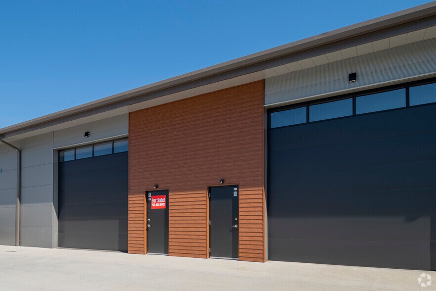 More Photos Of 7542 S Potomac St, Centennial Self Storage For Lease