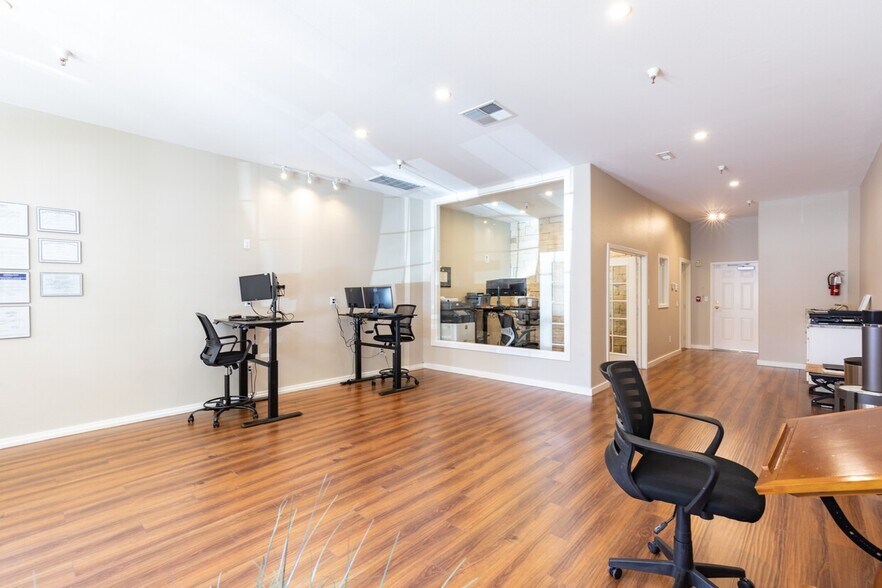 More Photos Of 220 Windsor River Rd, Windsor Apartments For Sale