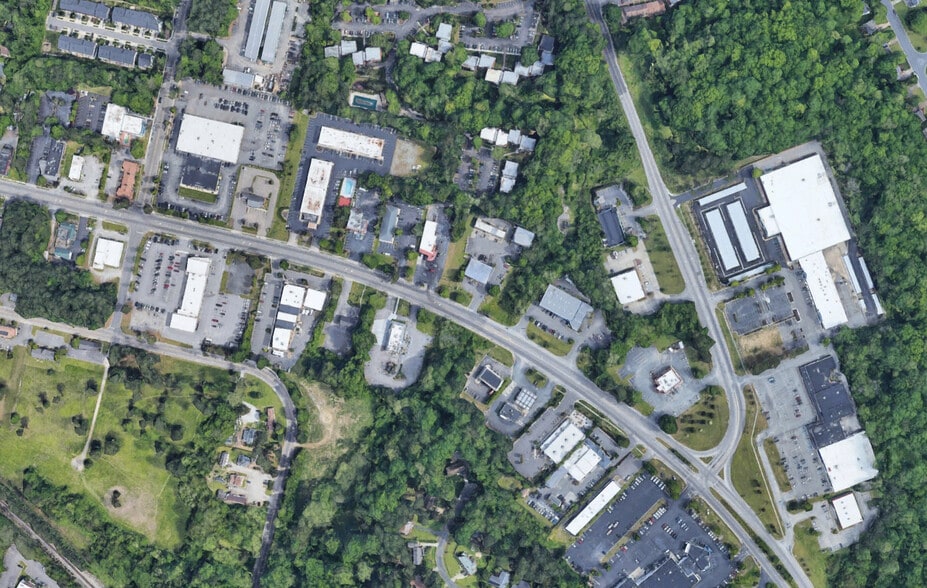 More Photos Of 344 2nd St, Williamsburg Freestanding For Lease