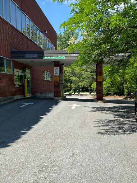 More Photos Of 215 Lexington St, Woburn Office For Lease