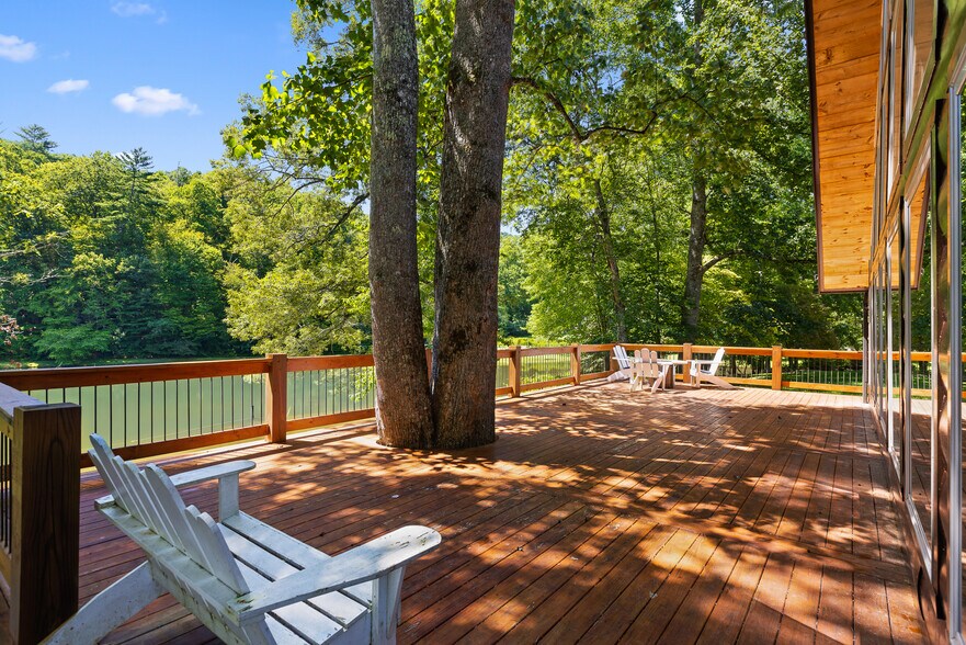 More Photos Of 340 Willow Creek Dr, Blue Ridge Hotel For Sale