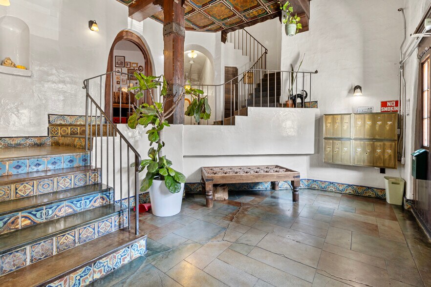 More Photos Of 2501 7th Ave, Oakland Apartments For Sale