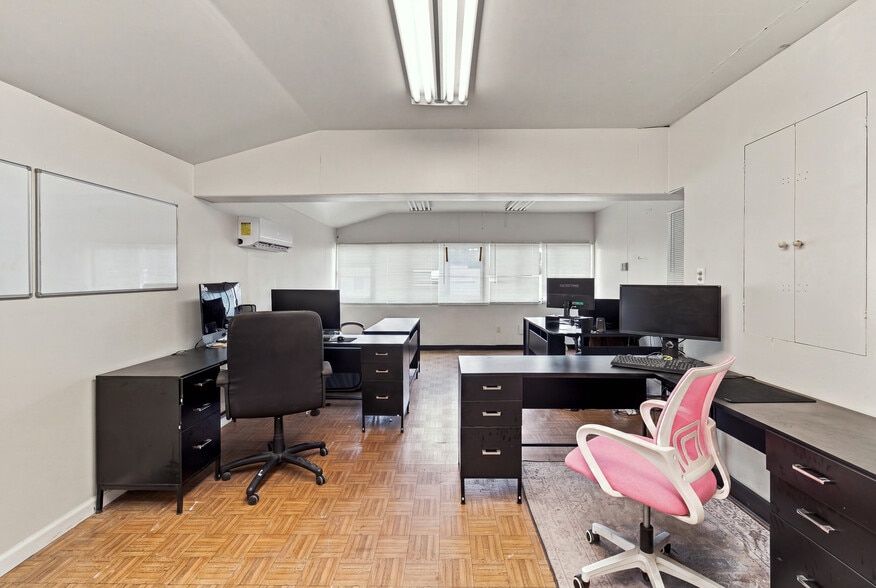 More Photos Of 2205 Rice Ave, West Sacramento Warehouse For Sale
