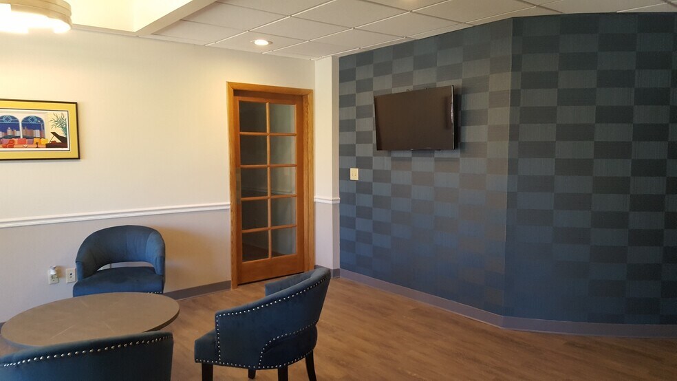 More Photos Of 60 Avon Meadow Ln, Avon Office For Lease