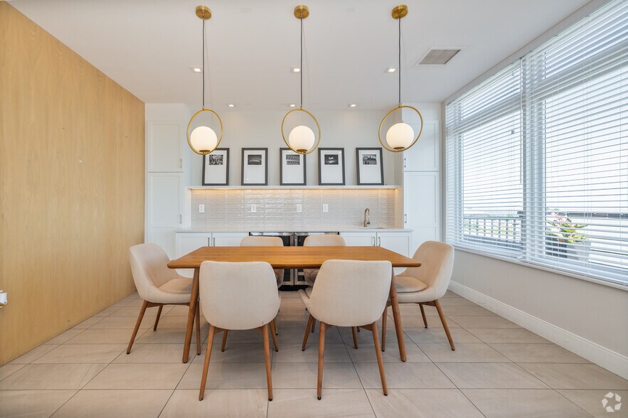 More Photos Of 2800 Franklin Blvd, Cleveland Apartments For Lease