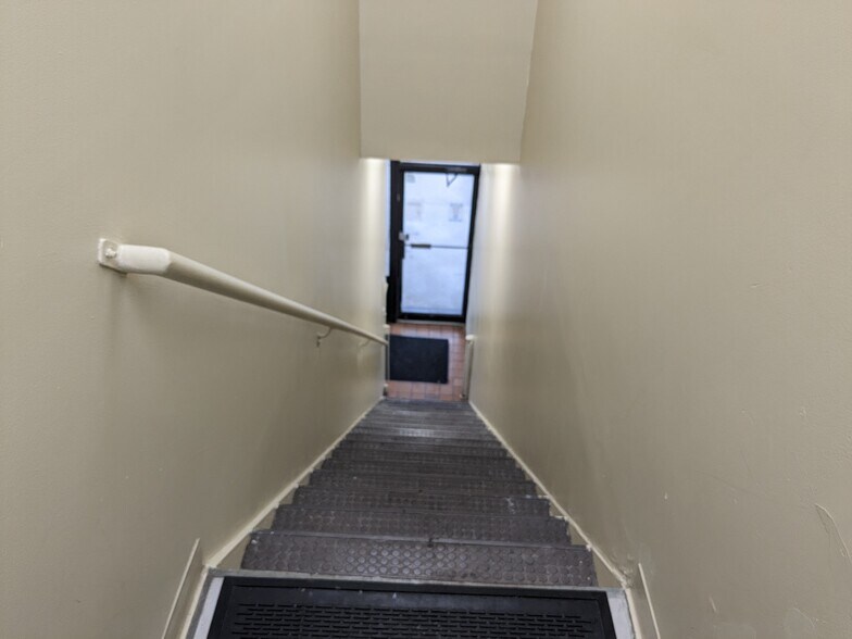 More Photos Of 7252 Metropolitan Ave, Middle Village General Retail For Sale