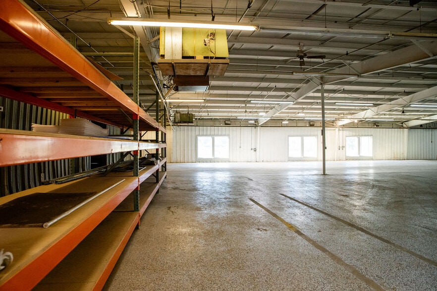 More Photos Of 1630 N Eldon Ave, Springfield Unknown For Lease