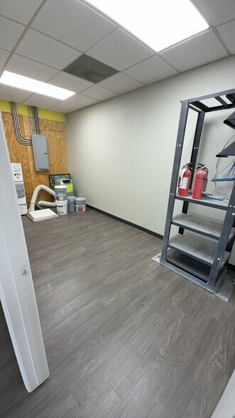 More Photos Of 3001 Airport Fwy, Bedford Medical For Lease