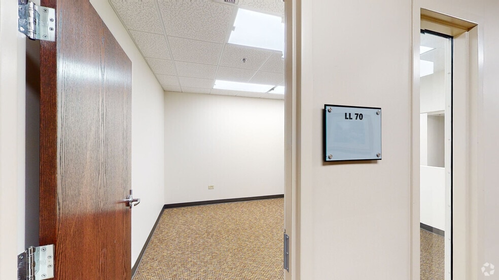 More Photos Of 16151 Weber Rd, Joliet Medical For Lease