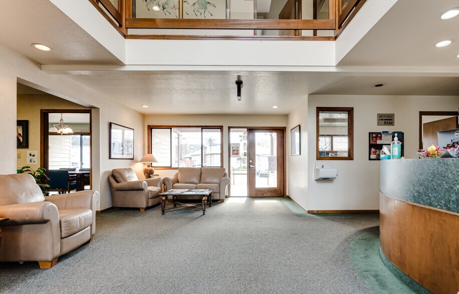 More Photos Of 1976 Garden Ave, Eugene Office For Sale