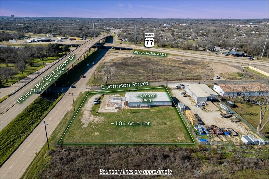 More Photos Of 901 E Johnson St, Waco Service For Sale