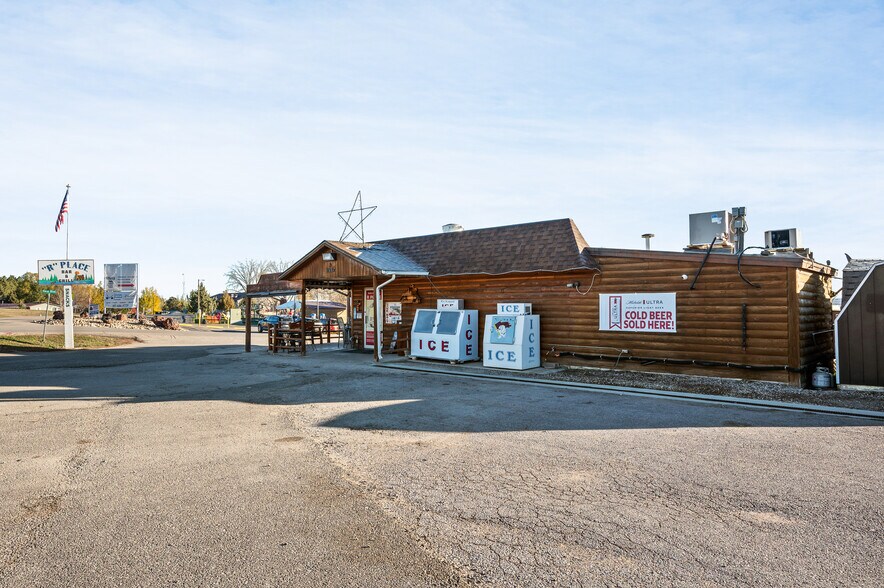 More Photos Of 2 Hays Blvd, Pine Haven Restaurant For Sale