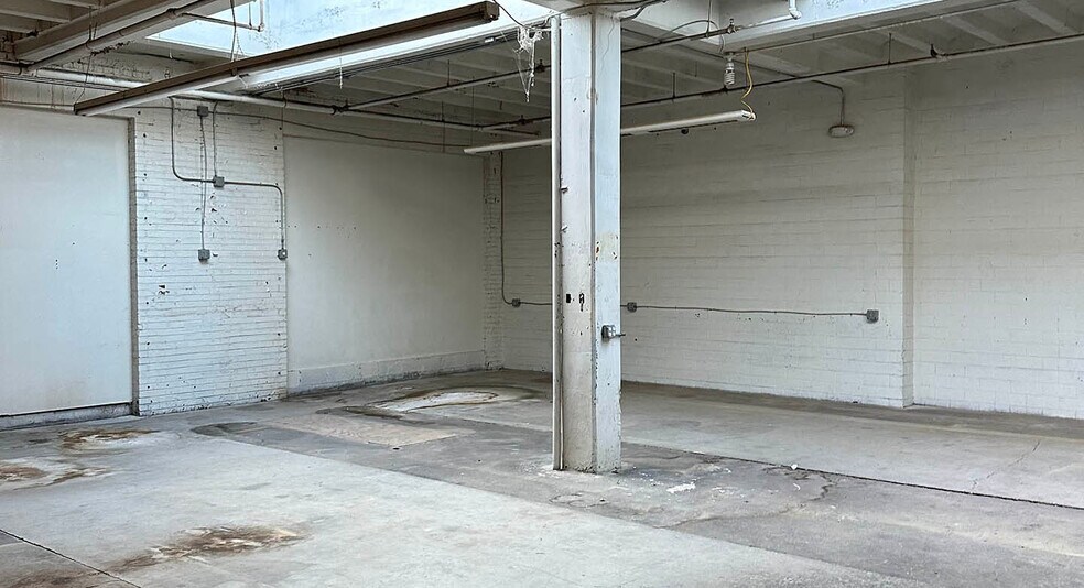 More Photos Of 711 Hospital St, Richmond Warehouse For Lease