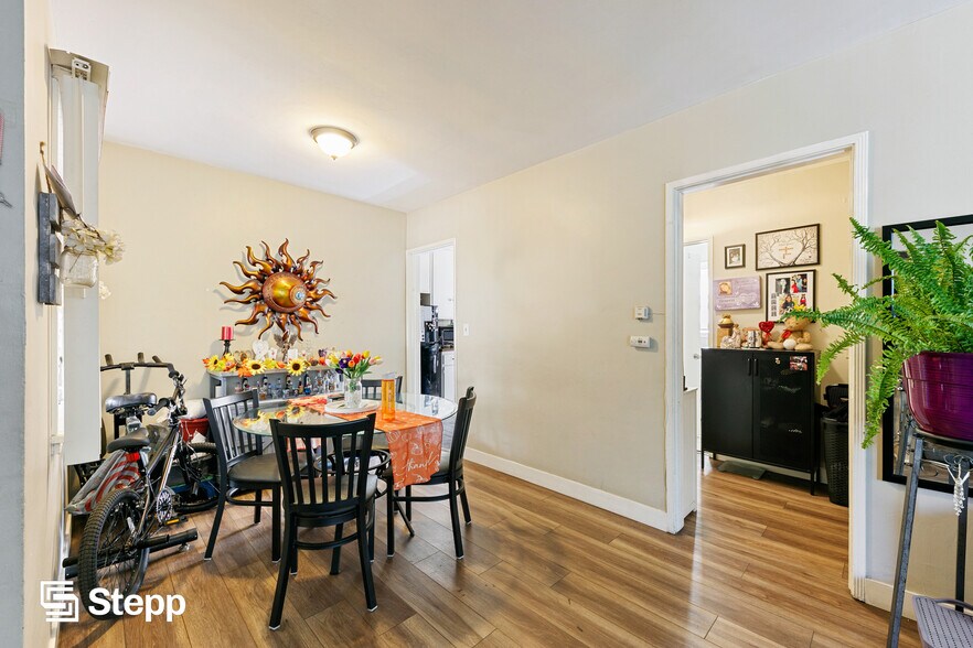 More Photos Of 2490 Cedar Ave, Long Beach Apartments For Sale