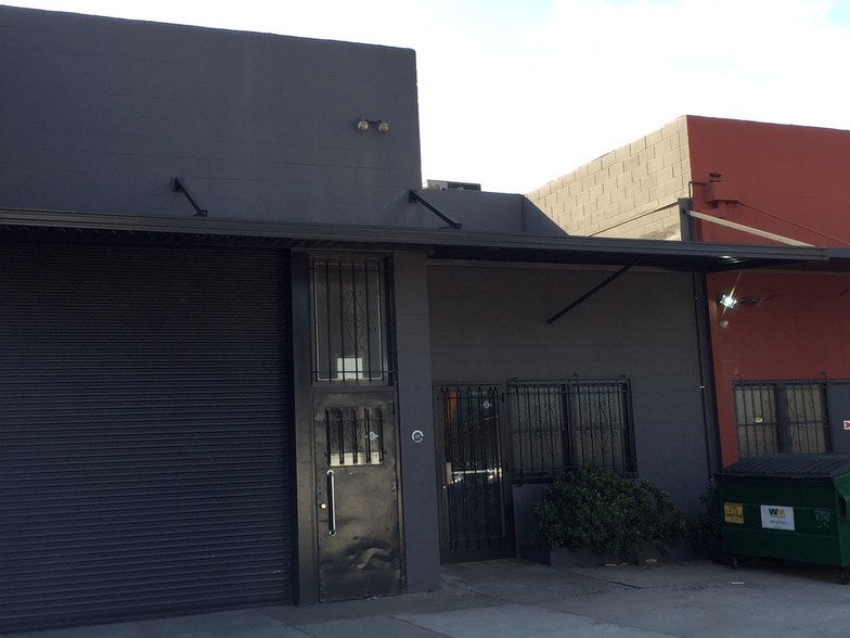 More Photos Of 8928 Ellis Ave, Culver City Showroom For Lease