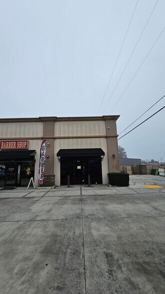 More Photos Of 10111 Rosedale Hwy, Bakersfield Warehouse For Lease