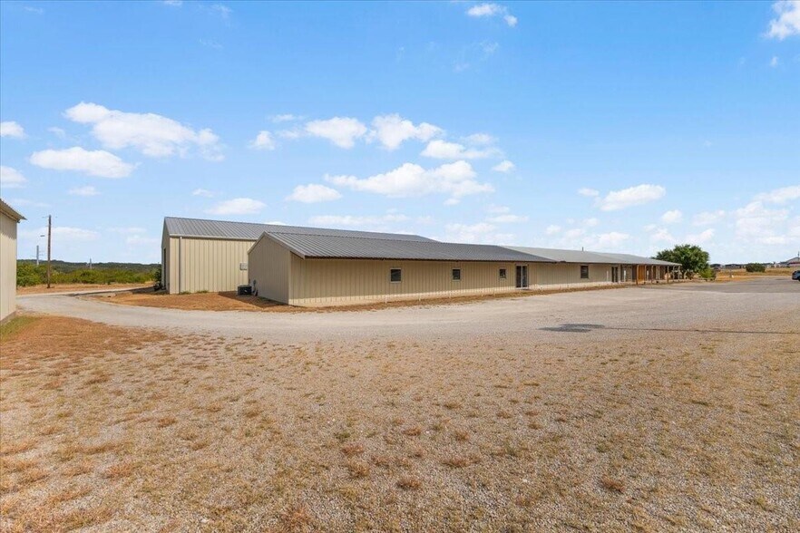 More Photos Of 3206 W Us Highway 377, Granbury Flex For Sale