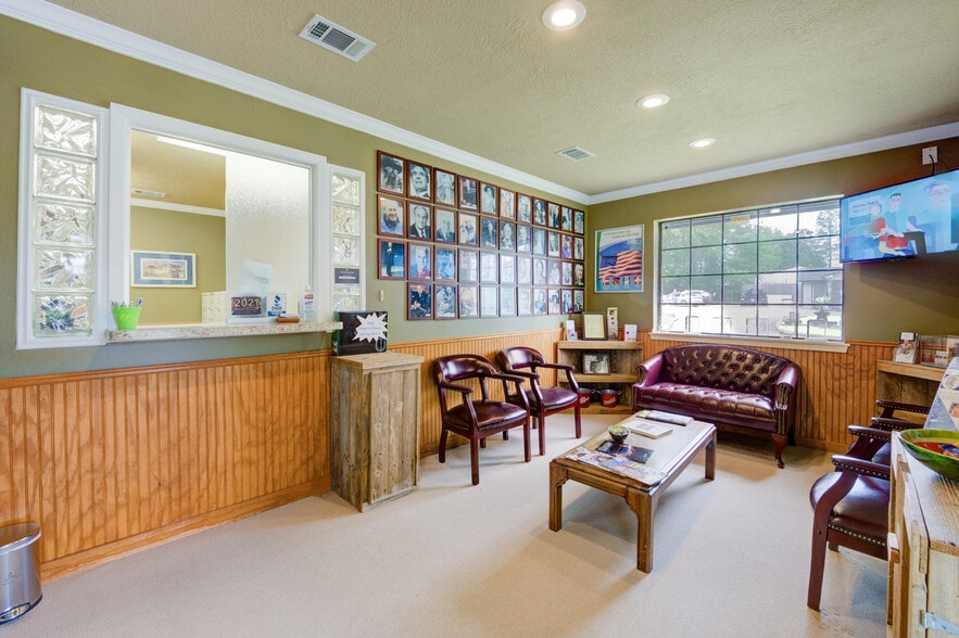 More Photos Of 1321 S John Redditt Dr, Lufkin General Retail For Sale