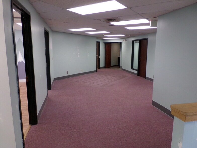 More Photos Of 401 Gilford Ave, Gilford Office For Lease