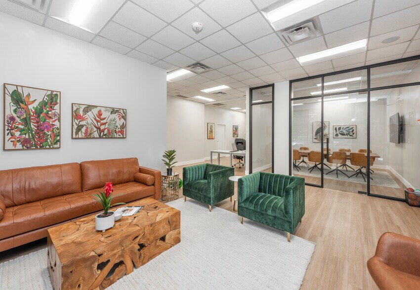More Photos Of 4427 W Kennedy Blvd, Tampa Office For Sale