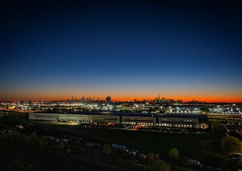 More Photos Of 105-161 Hyatt Ave, Newark Distribution For Lease