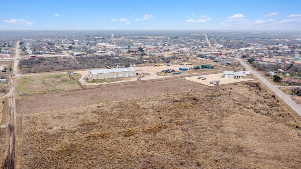 More Photos Of 200 N Yule Ave, Charlotte Office For Sale