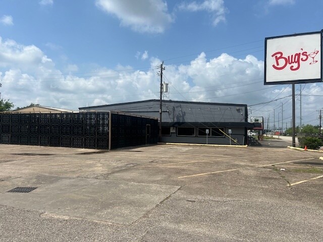 More Photos Of 6500-6502 Dixie Dr, Houston Bar For Sale