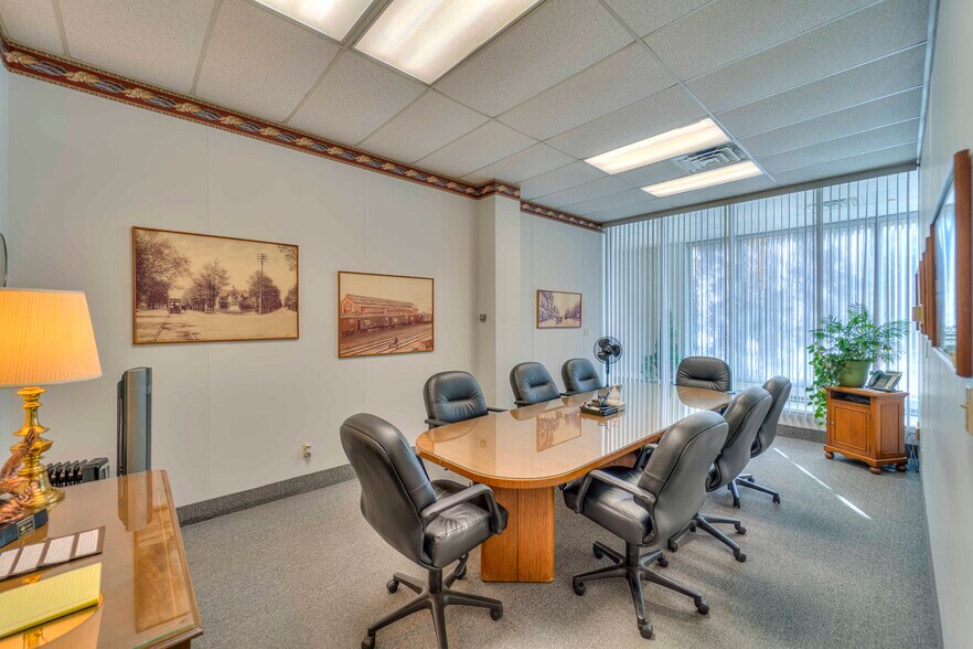 More Photos Of 145 S Jackson St, Jackson Loft Creative Space For Sale