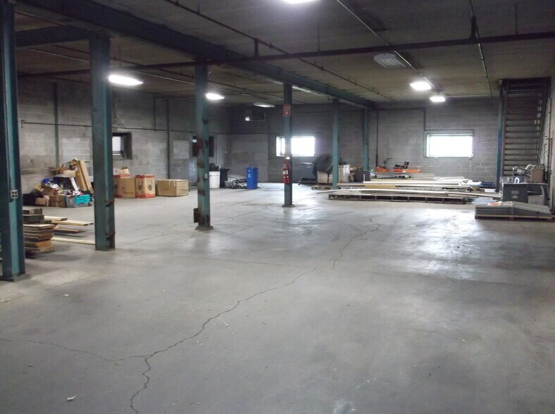 More Photos Of 2896 Vinland St, Oshkosh Industrial For Sale