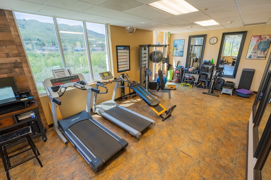 More Photos Of 28975 Front St, Temecula Medical For Sale