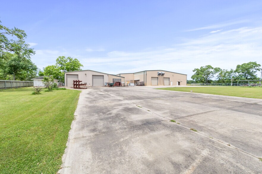 More Photos Of 8706 Dudley Rd, Abbeville Manufacturing For Sale